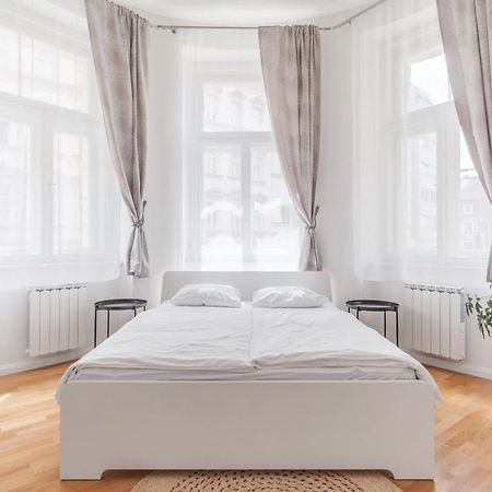 Luminous Apartment For 2 Near Wenceslas Square By Prague Days Kültér fotó